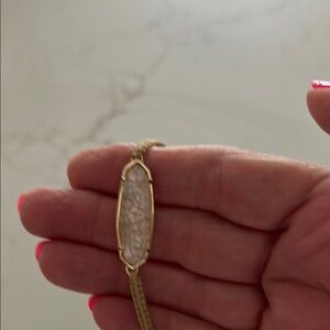 Elegant Gold and Cream Pendant Necklace